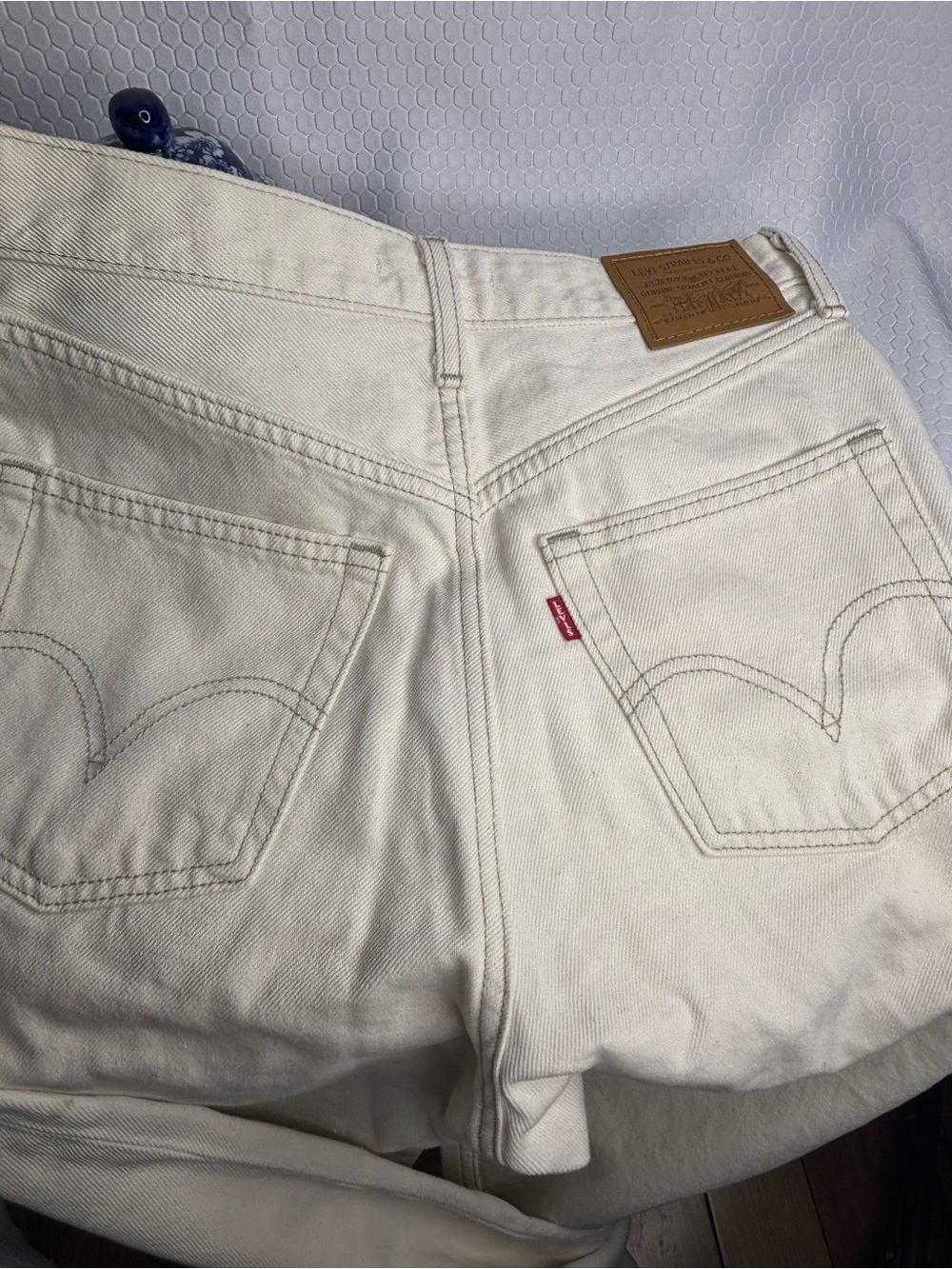 Levi's Cream Premium Jeans with Contrast Stitching Like New
